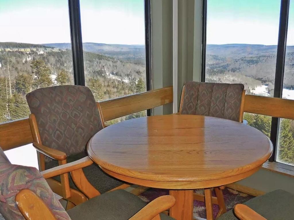 סנואושו Enjoy The Long Range View, Ski In N Out Top Of The Mountain Condo מראה חיצוני תמונה